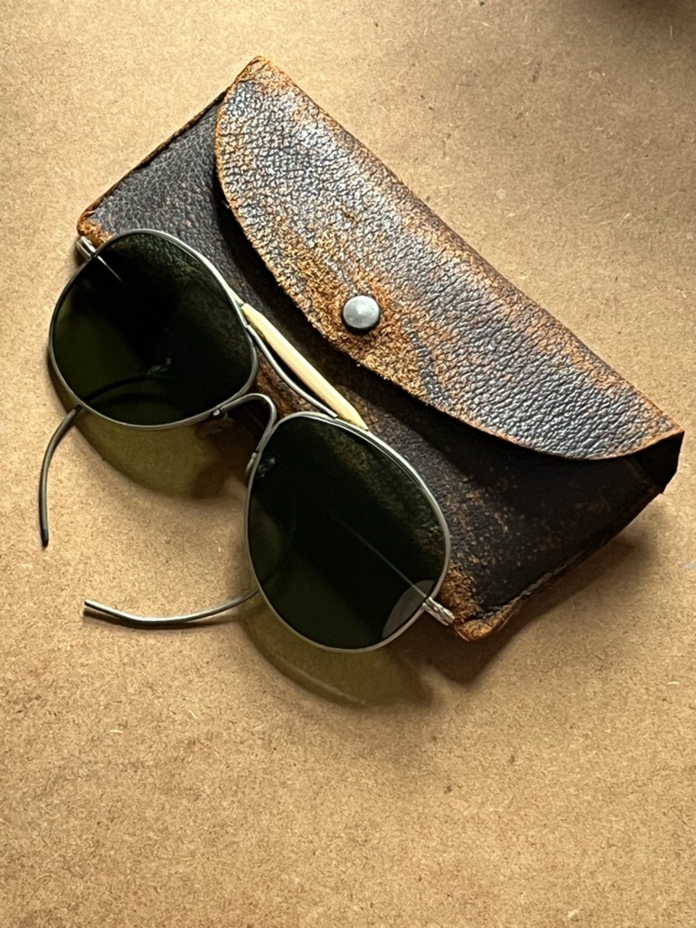 Classic Vintage WWII Men’s Metal Aviator Pilot Sunglasses with Dark Green Lenses